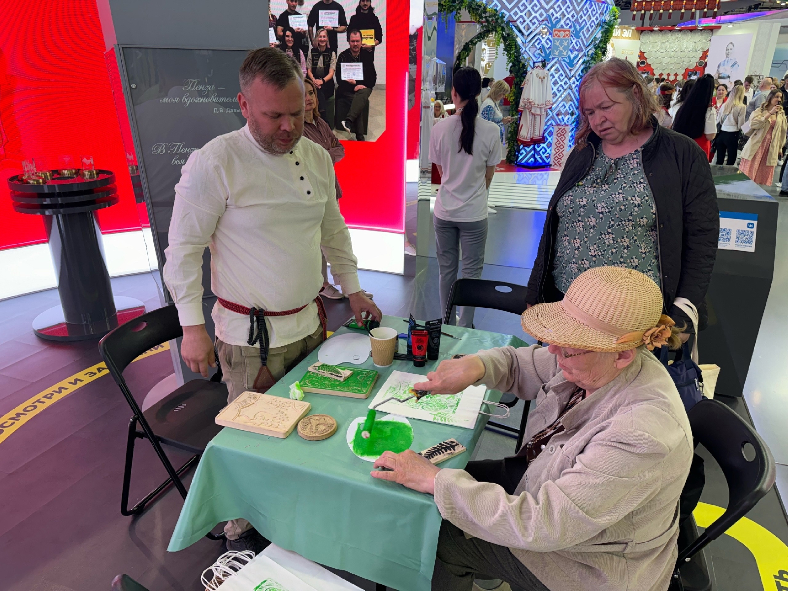 Студент группы 19ЗНПИ51 Алексей Субботин провёл мастер-класс на выставке Россия на ВДНХ в Москве.